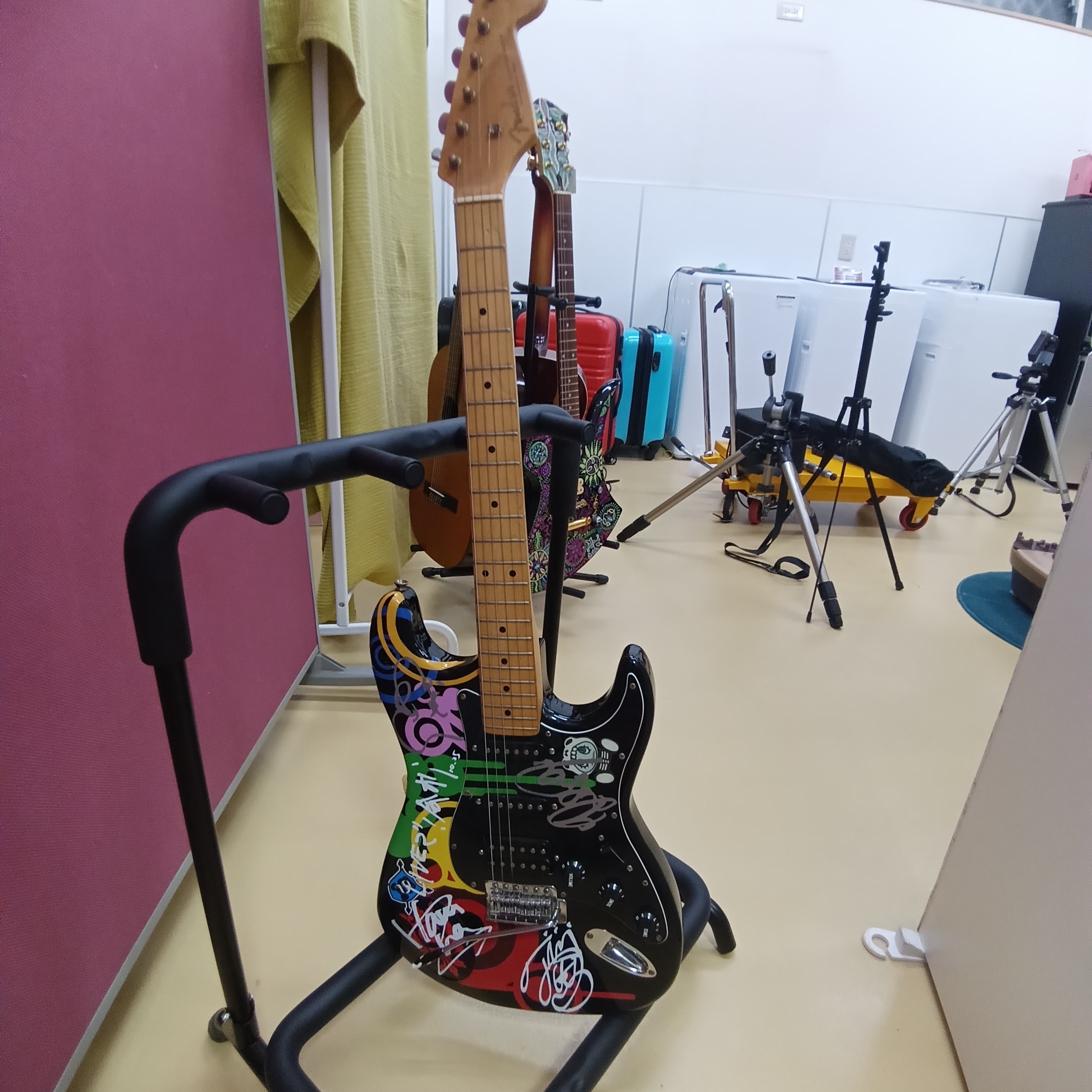 ハンドペイントギター